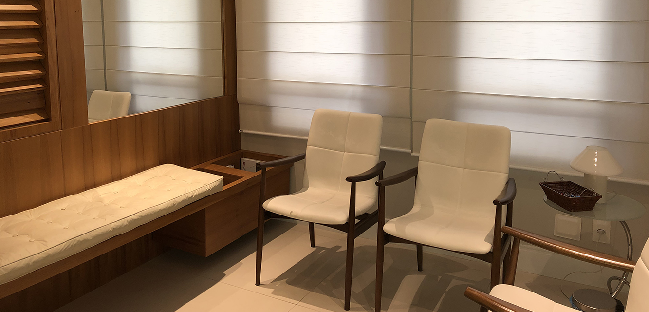 Sala de espera com poltronas